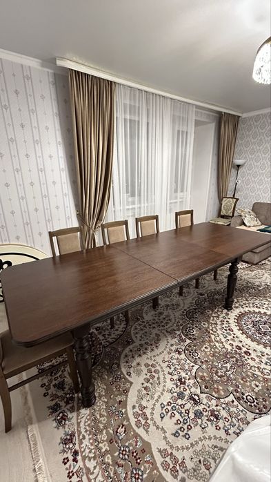 Дубовый стол в отличном состоянии