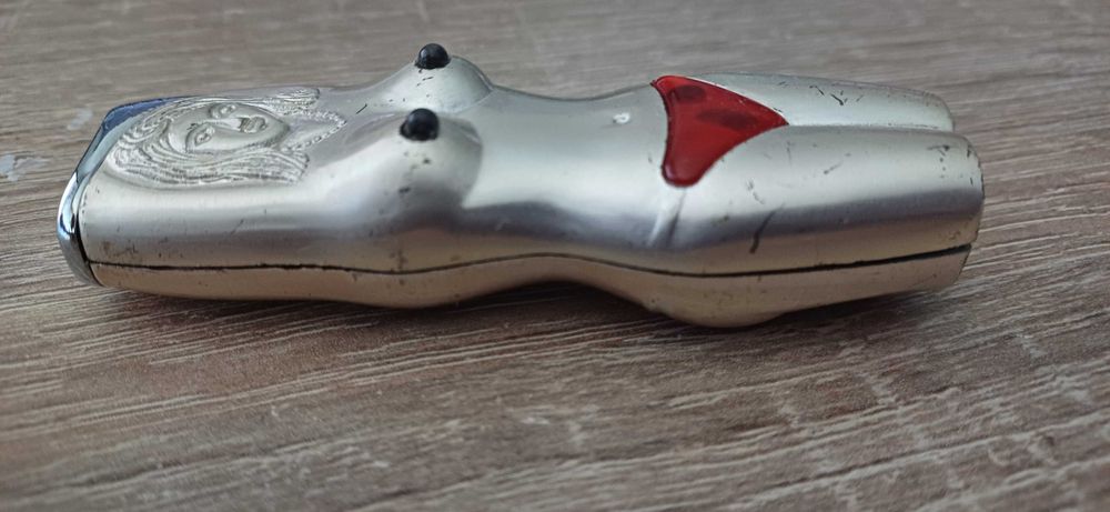 Bricheta bust nud cu led-uri, piesa unicat rară de colectie