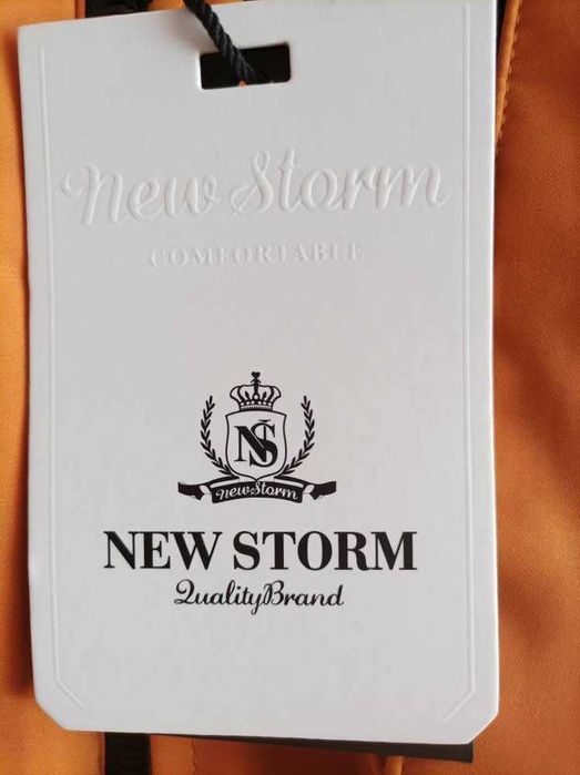 Ново, никога не обличано мъжко модно/ тийнеджърско модно яке размер L