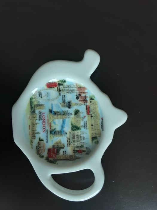 Suvenir Lambert London