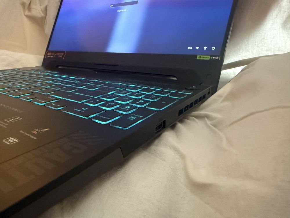 Лаптоп Asus TUF F15/QHD 165Hz 100% DCI-P3/i7 12700H/RTX 4060/1TB SSD/