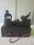 Sandale din piele cu platforma