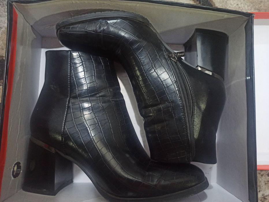 Ayollar qishki etigi