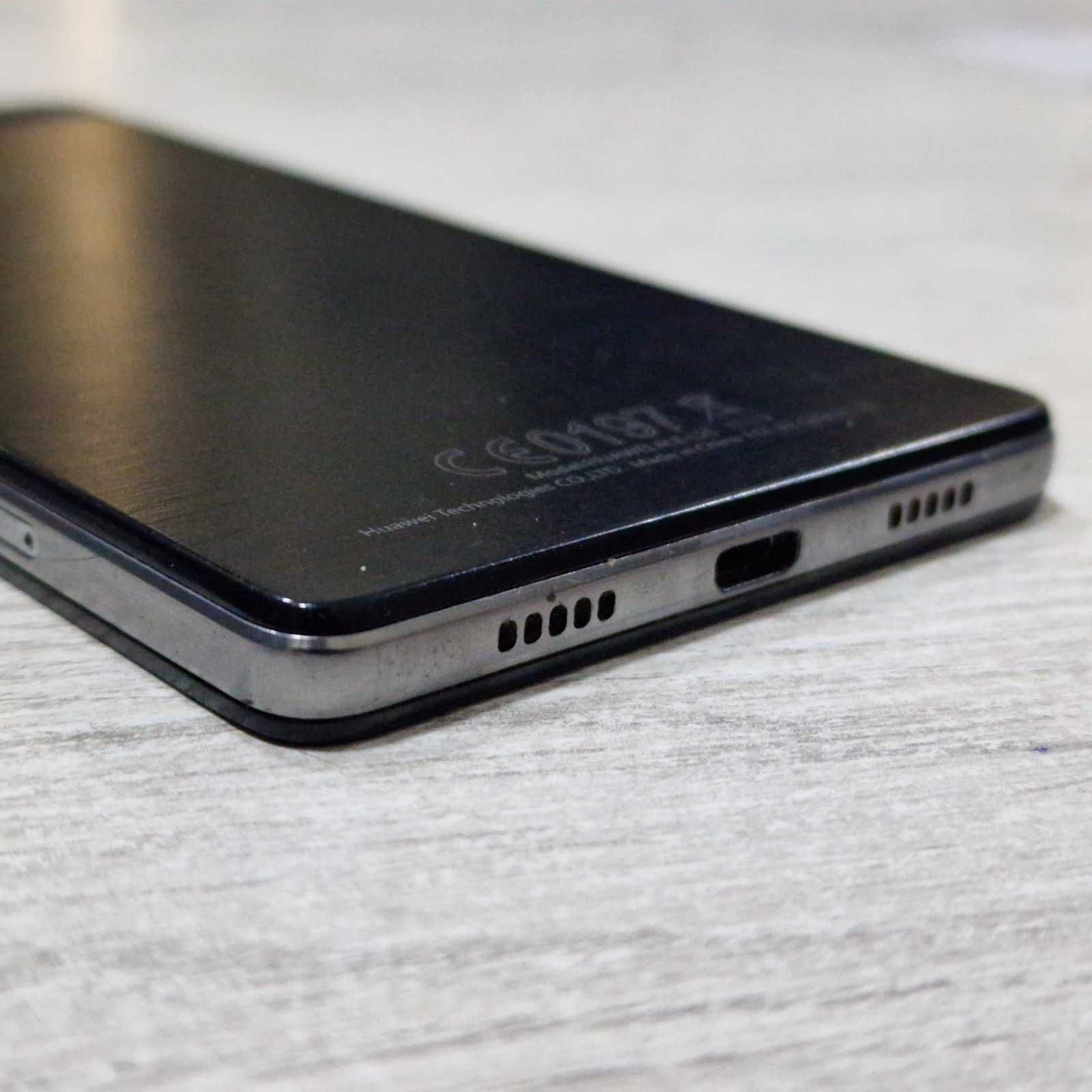 Телефон Huawei P8 Lite