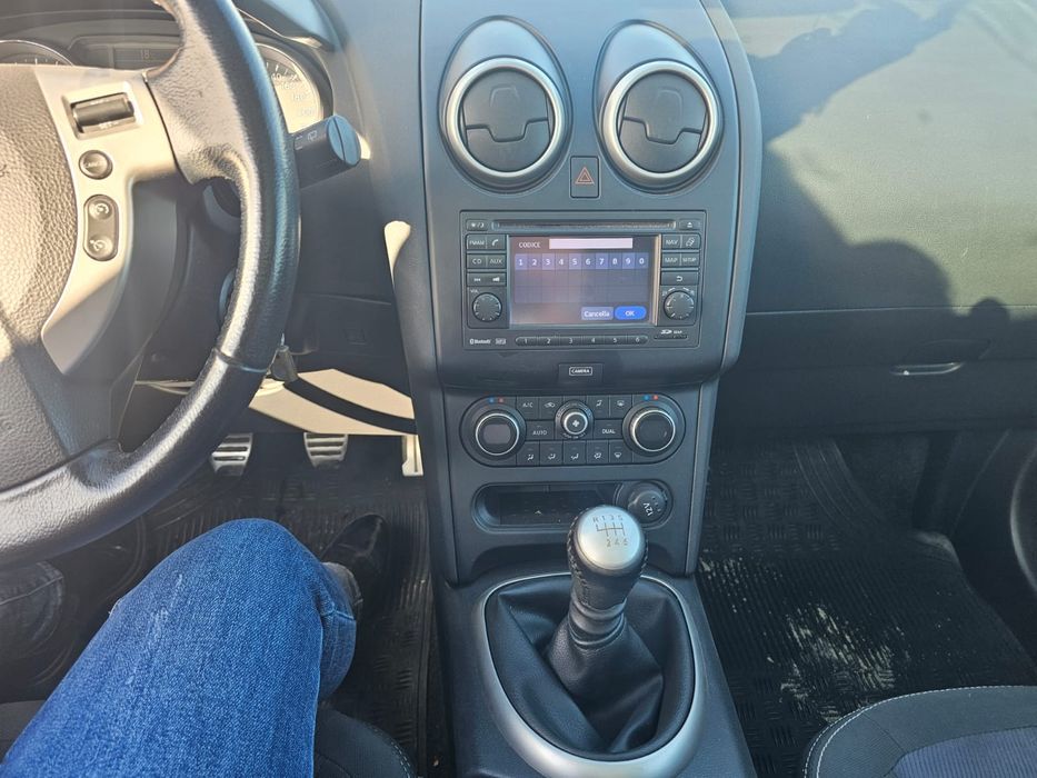 Vând nissan qashqai