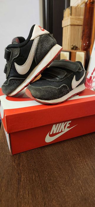 Детски маратонки Nike Valiant