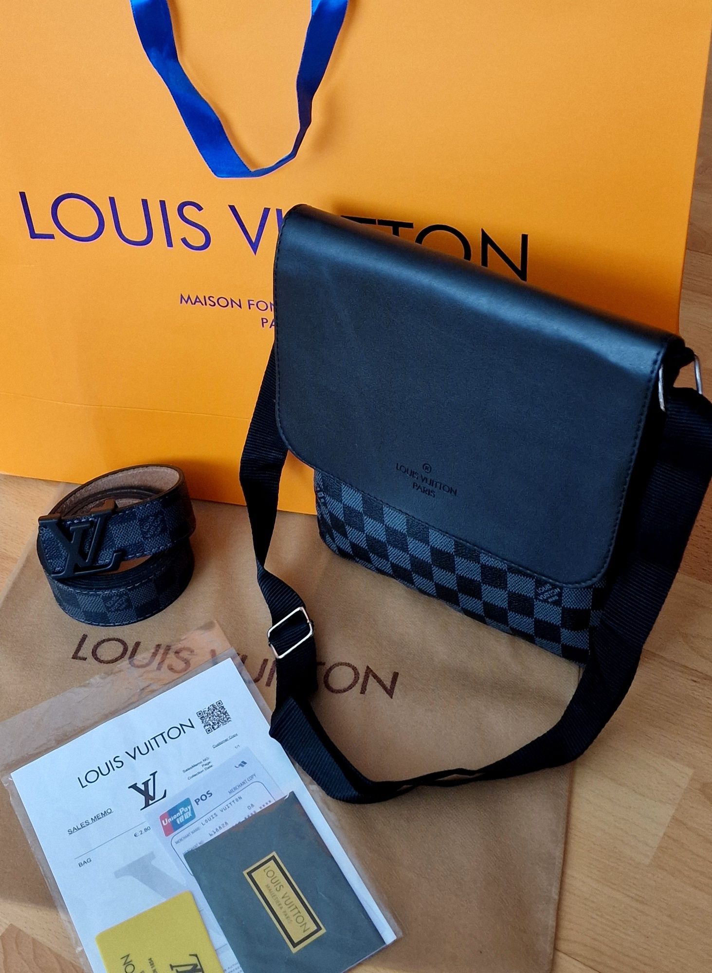 Set Louis Vuitton, curea+geanta  crossbody, saculet, eticheta incluse