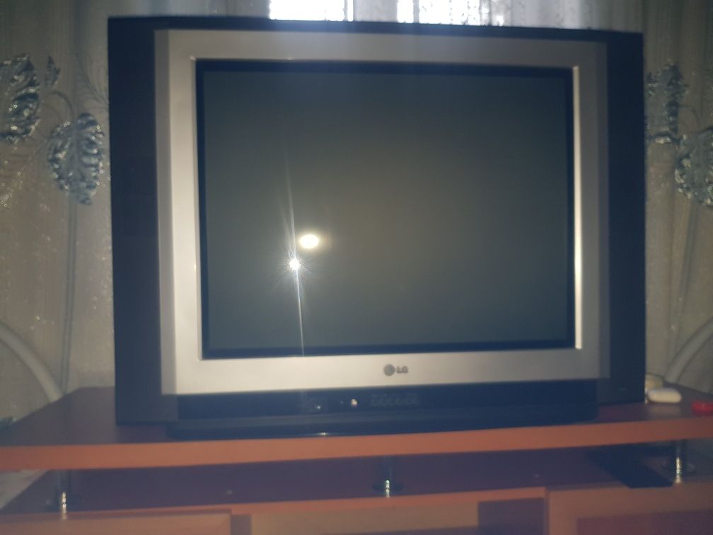 Телевизор LG в рабочем состояний