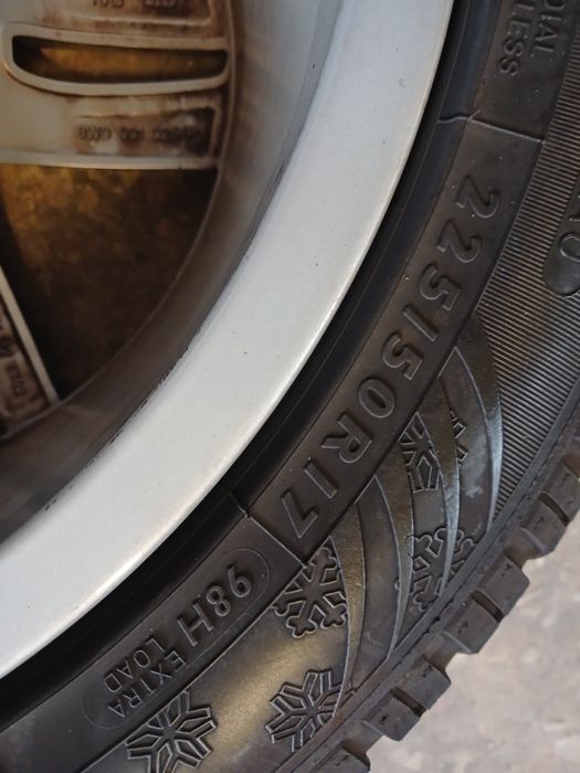 Vând roti Audi 225/50/17. MS