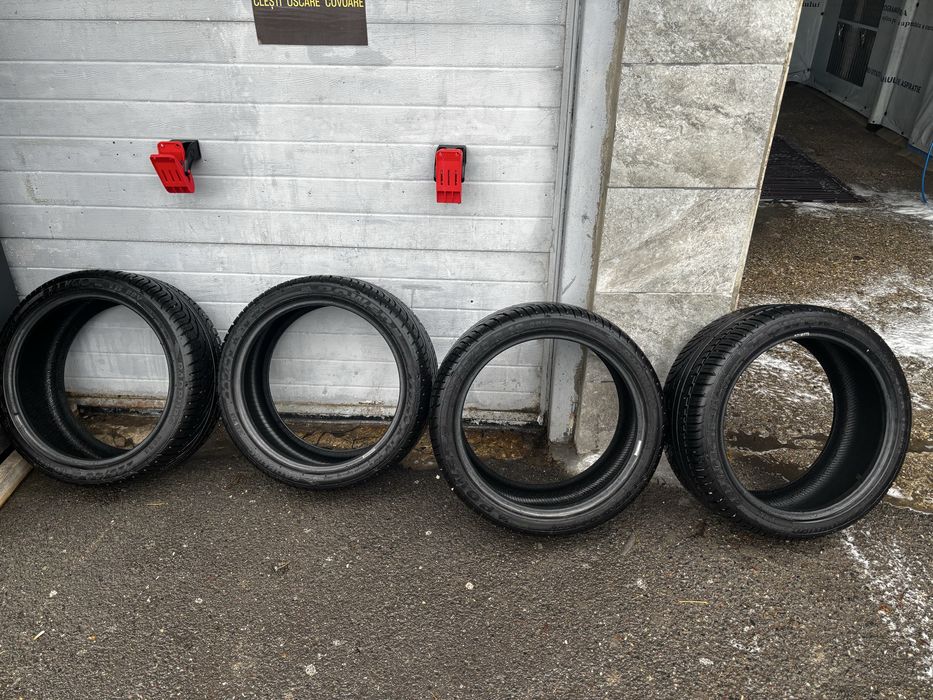 Vand 4 anvelope vara Radburg 225 40 18