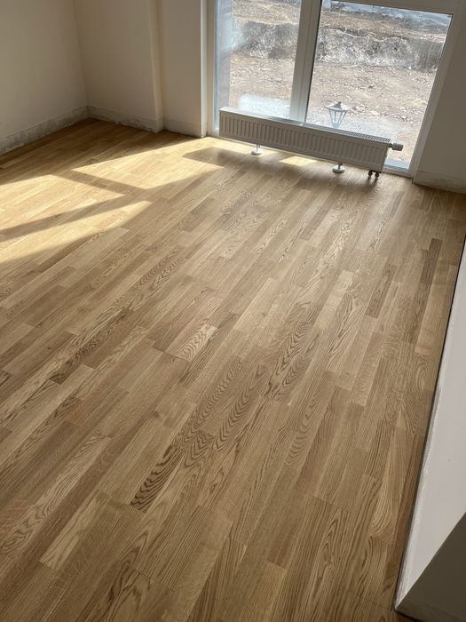 Укладка паркета , ламината ,кварц винила .