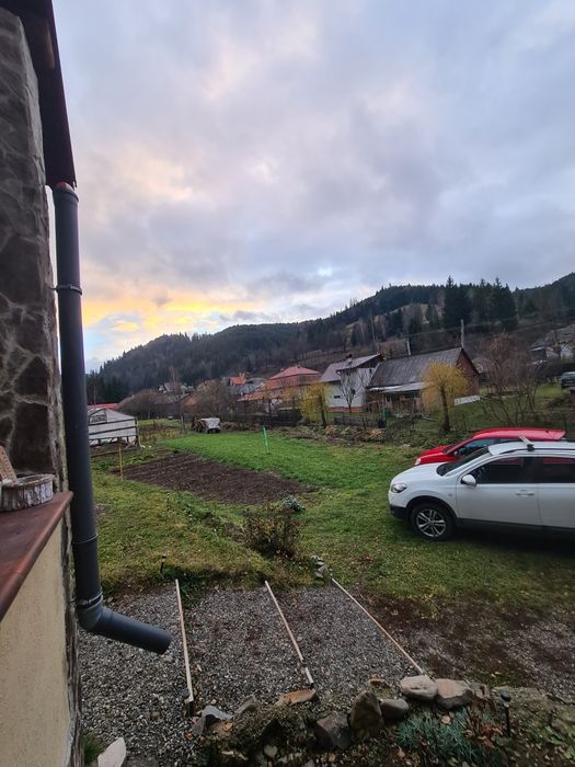 Refugiu de vis în Stânceni – liniște, munte și murmurul râului