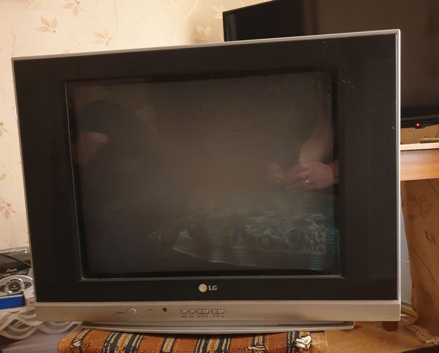 Продам телевизор  LG