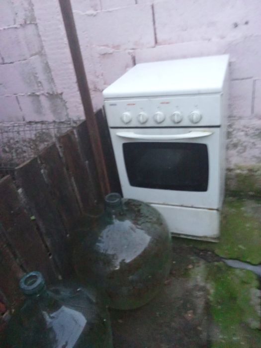 Aragaz Zanussi , 4 ochiuri