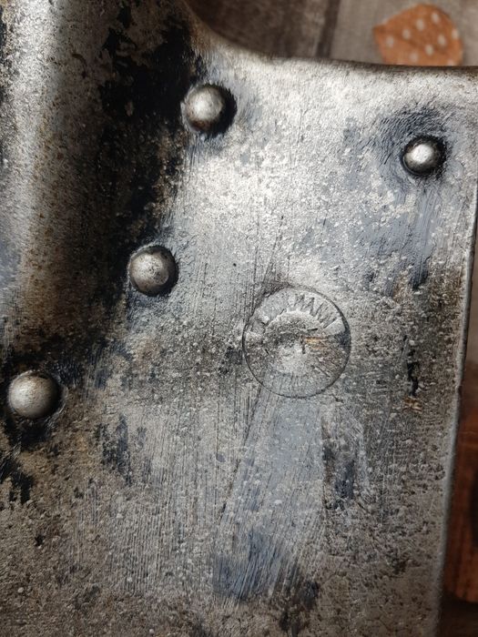 Стара войнишка лопата