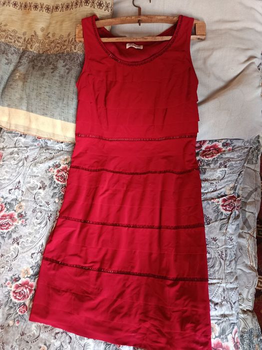 Продам платье привозное.