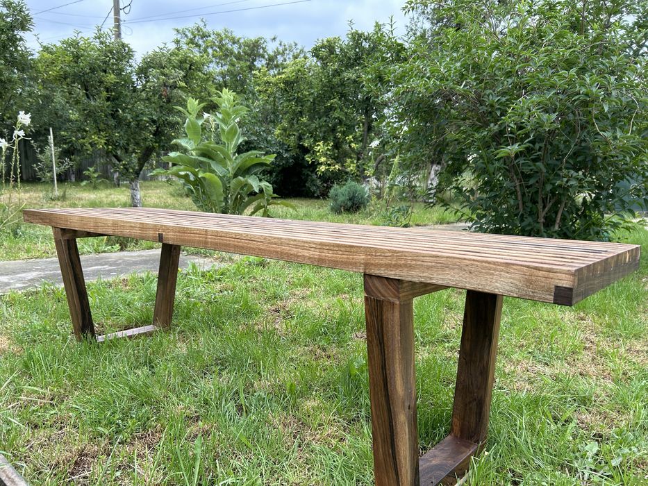 Banca Nelson din lemn de nuc