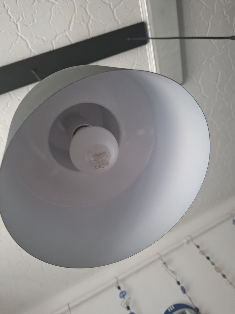 Lampa suspendata neagra 3 becuri design plăcut