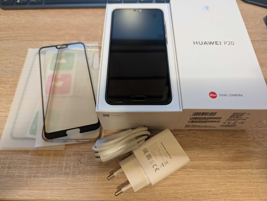 Vand telefon smartphone Huawei P20 4GB / 128Gb Black stare foarte buna