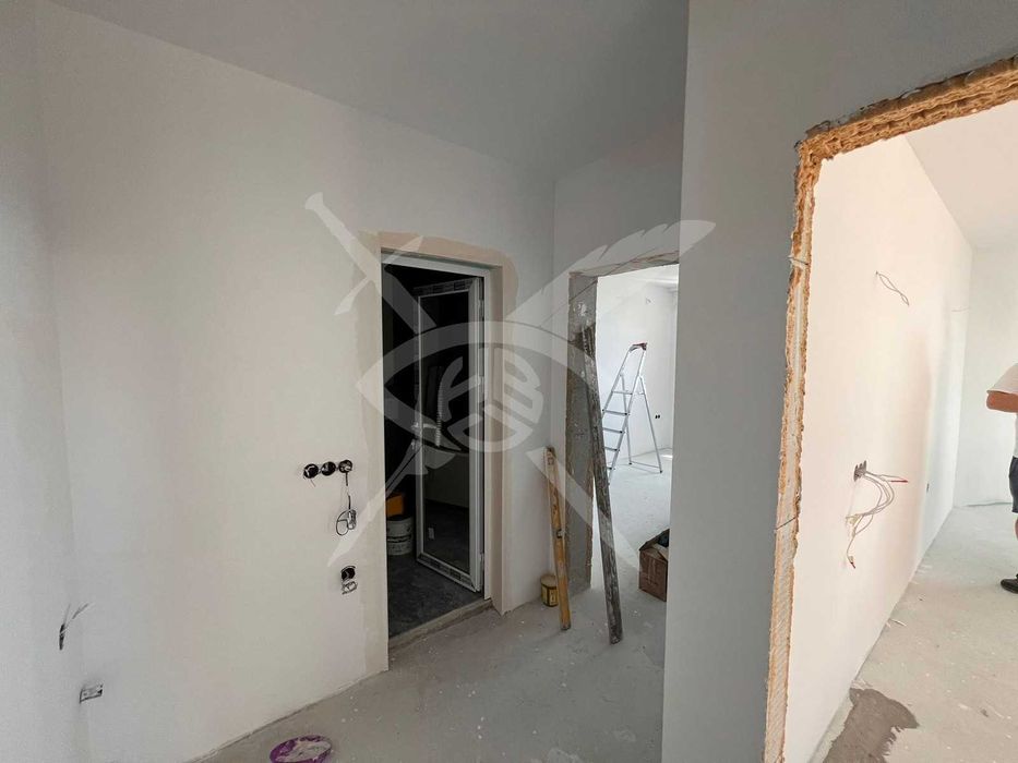 Продава се Тристаен апартамент в Свети Влас - 92 кв.м за 1555 €/кв.м - Снимка #1