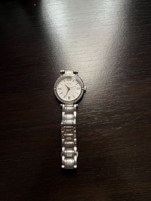 ceas dama marca Guess