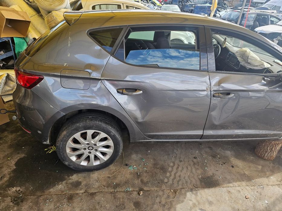 Dezmembrez Seat Leon 1.6 tdi cod CLHA 77KW an 2013