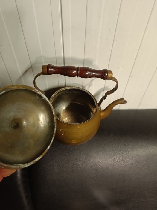 Голям меден чайник