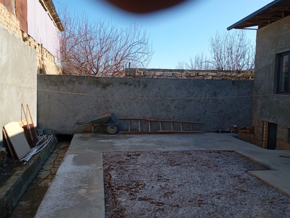 Уй сотилади. 2.4 сотих