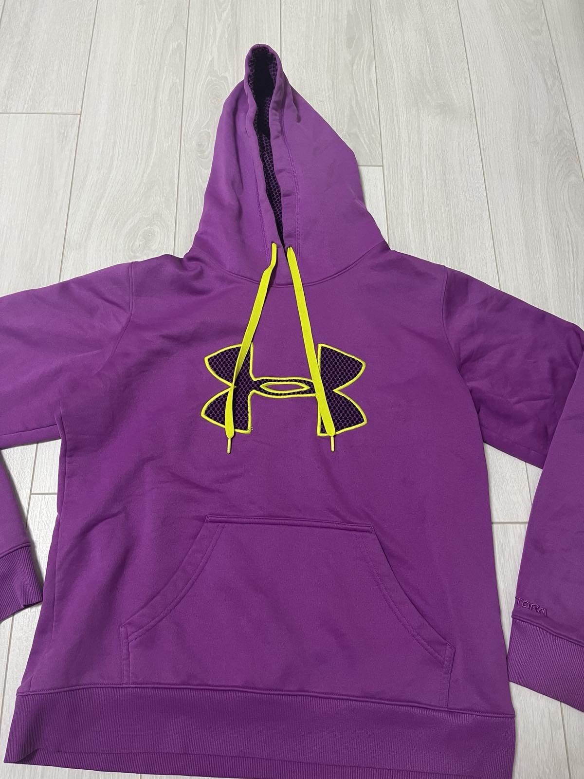 Оригинално худи на UNDER ARMOUR