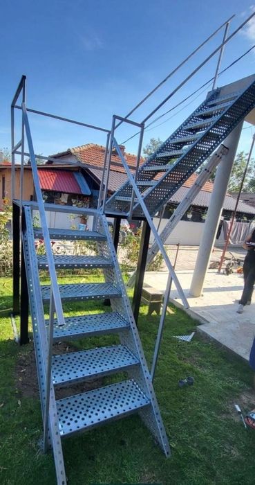 Trepte și scări metalice pentru interior și exterior