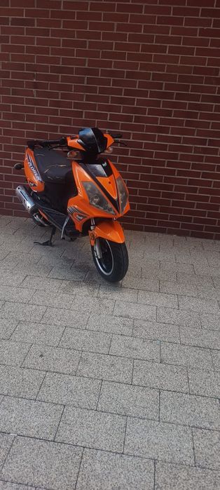 Vând scuter de 49