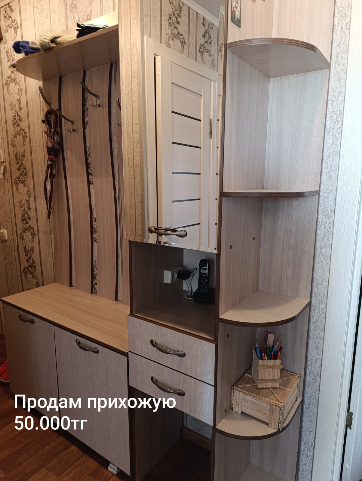 Продам прихожую 50000