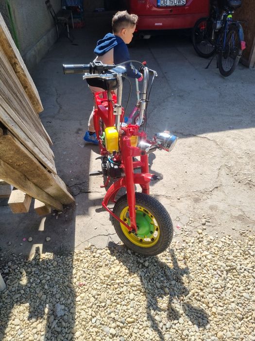 De vânzare scuter copii