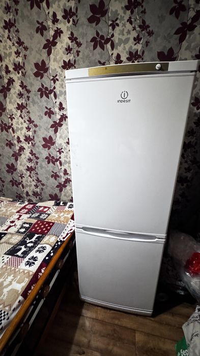 холодильник Indesit SB 167, б/у