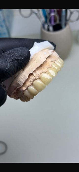 Colaborare Tehnician Dentar