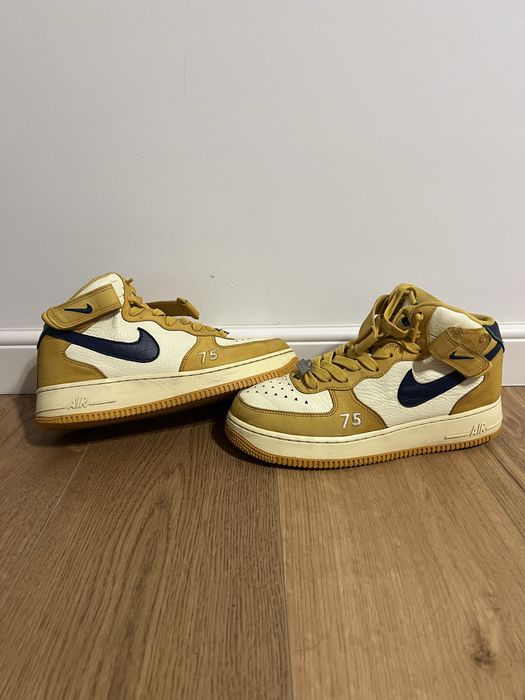 Adidasi nike af1 mid galbeni