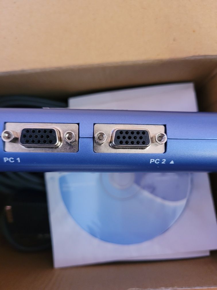 Комплект 4-портов USB KVM превключвател