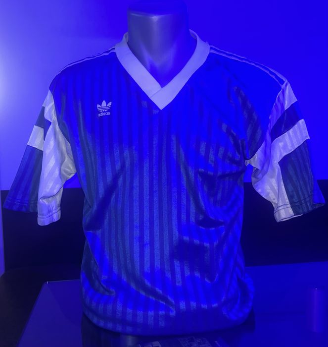 Футболни фланелки адидас80’ Модели с които и Левски са играли през 80’