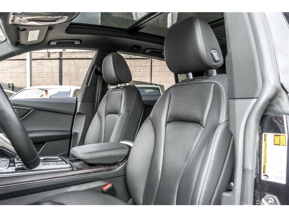 AUDI Q8 S-LINE нов внос