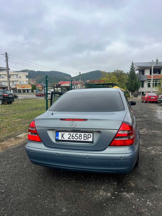 Mercedes Benz E220