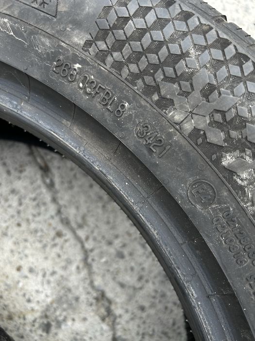 2бр Гуми зимни Continental 235/55R18