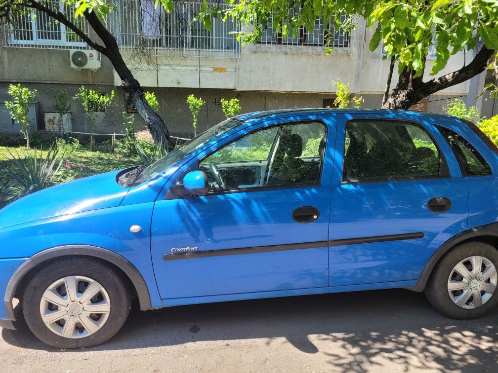 Продавам опел корса полуавтомат