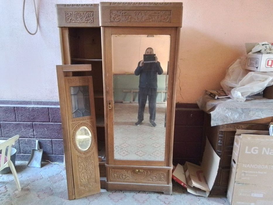 Старинный мебель