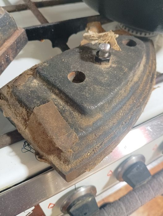 Утюг чугунный со станиной