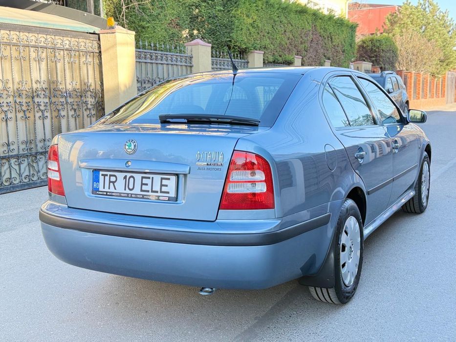 Skoda Octavia TOUR 2008 1.6 L benzina km reali stare impecabila var +-