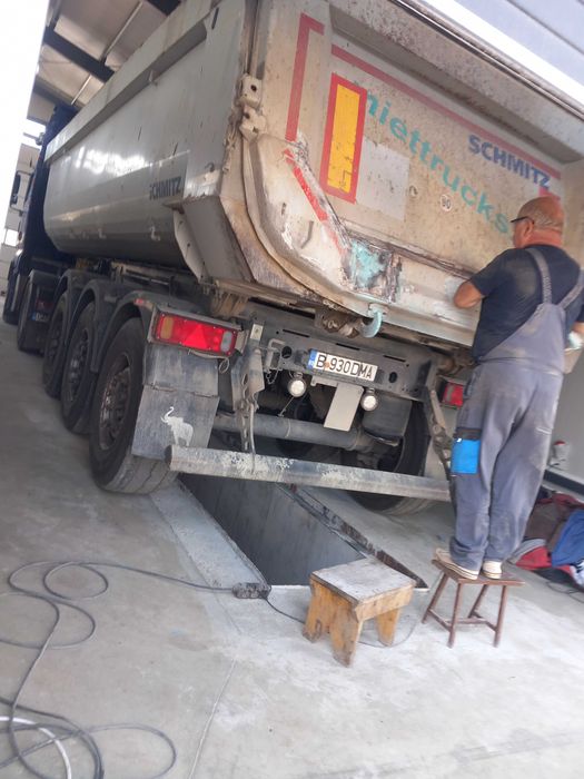 Reparatii Camioane si Semiremorci