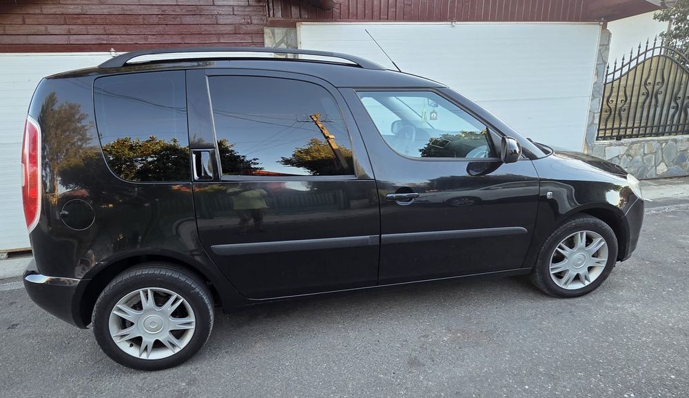 Skoda Roomster 1.9TDI 105CP, an 2008, fără gram de rugina, impecabila