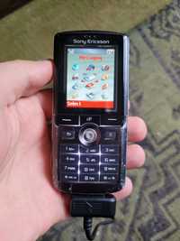 Sony Ericsson 750i; работещ; със зарядно