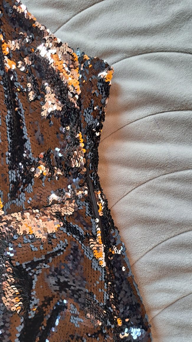 Уникална лъскава рокля от Lucy Fashion