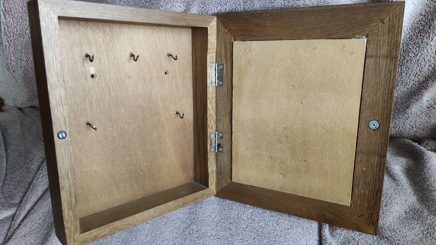 Cutie dulapior lemn masiv pentru chei